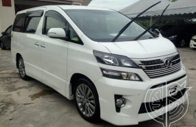 2013 Toyota Vellfire GOLDEN EYE  2.4 – White