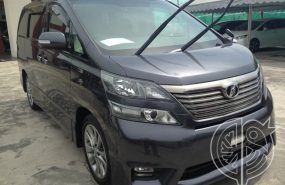 2011 Toyota Vellfire Z Platinum 2.4 UNREG